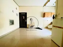 VERY SPACIOUS STODIO APARTMENT WITH SEPARATE KITCHEN READY TO MOVE APARTMENT GOOD MANTINACE GOOD LOC