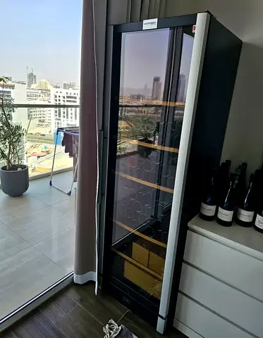 Large wine fridge beverage cooler 197 bottels