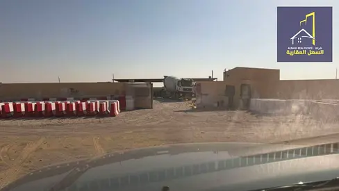 شبرة بمساحة 10,000 قدم مربع ، كهرباء 25 KV بموقع صناعي مميز