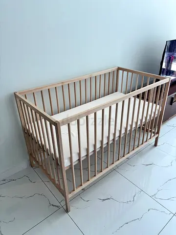 IKEA baby crib with matress
