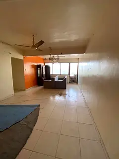 Three-bedroom apartment with a spacious living room, sea view, clear contract, payment facilities, a