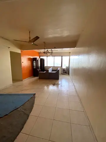 شقة ثلاث غرف وصالة مساحة كبيرة اطلالة بحرية عقد واضح تسهيلات سداد وسعر مميز لفترة محدودة