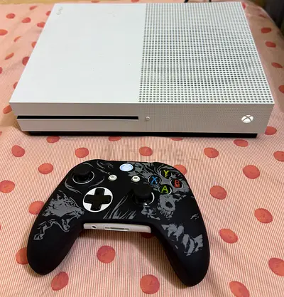 Microsoft Xbox One Console with Controller