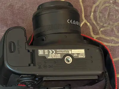 Canon 70 d  18-200  mm is  50 mm f 1.8