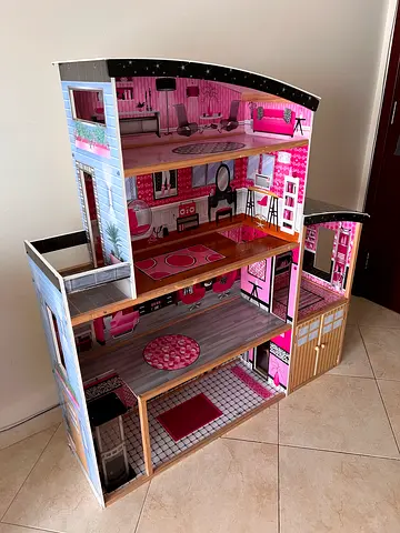 Big size Doll house