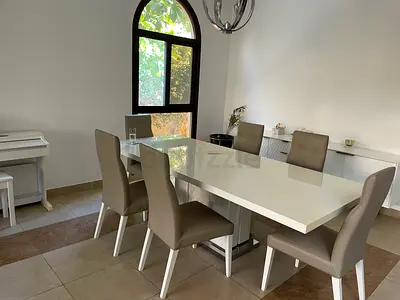 Italian Expandable Dining Table with real Leather Chairs