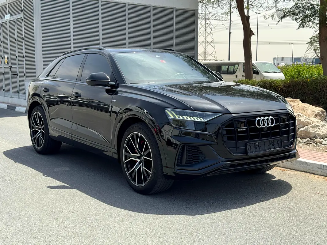 Audi Q8 2022 — photo 1 of 8