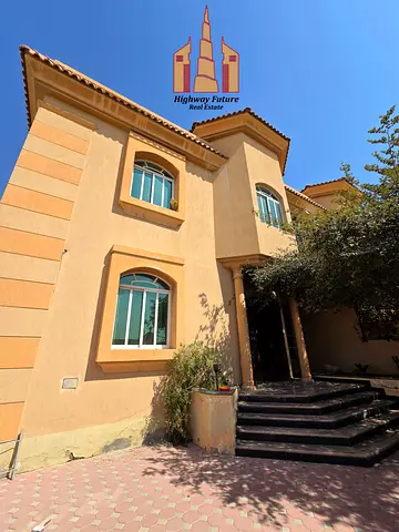 Spacious 4 bedroom villa on road 311 balcony wardrobe 2 hall Majlis Maid room central ac just 130k