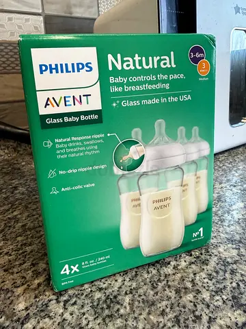 Phillips Avent Breast-like Baby Glass Bottles 260ml