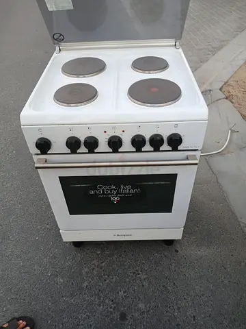 Bompani four burner electric cooker size 60cm