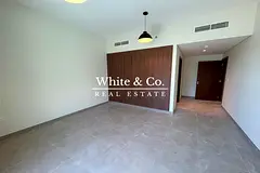 Close to Metro |Large Unit| Vacant 15th May