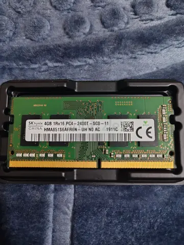 SK hynix 4GB DDR4 Laptop RAM (PC4-2400T) - Original