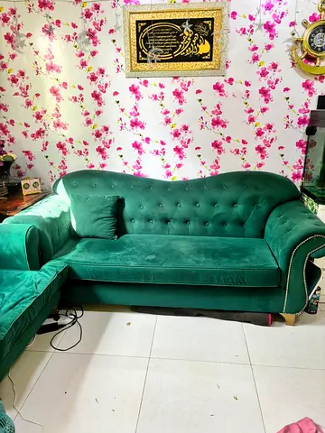 5 SEATER SOFA FOR 400 DHM IN SHARJAH FAMILY USED