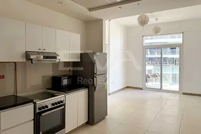 FULLY FURNISHED | POOL VIEW | UPTO 12 CHEQUES