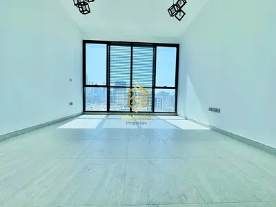 شقة بغرفتي نوم | إطلالة على وسط المدينة | دخول الشرفة والمسبح