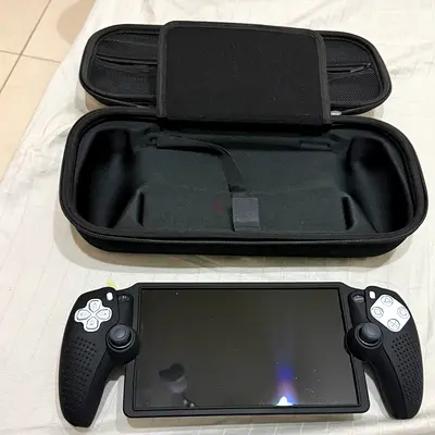 Sony PSP - Portable Gaming Controller with Carrying Case