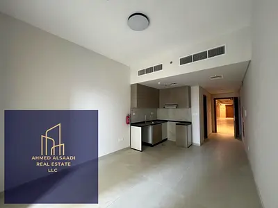 اول ساكن استيديو