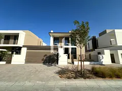 Standalone Villa | Elevated | Single Row