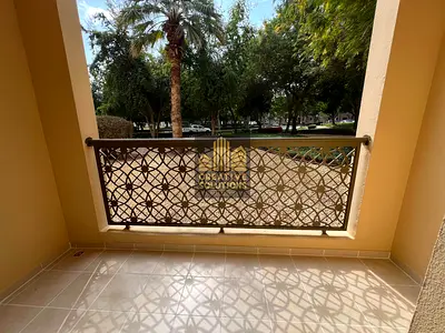 ONE BEDROOM HUGE LAYOUT HIGH WITH BALCONY CLOSED KITCHEN