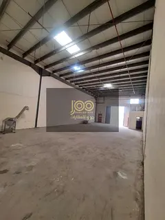 Warehouse with an area of ​​2300 sq ft, 13 kW electricity, two bathrooms. Price: 80,000