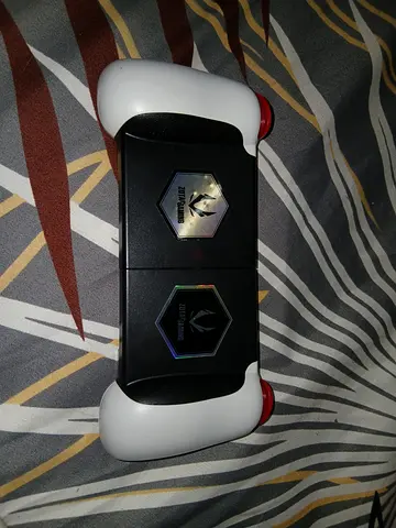 Handheld gaming controller bluetooth