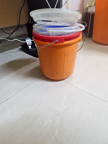 Plastic bucket