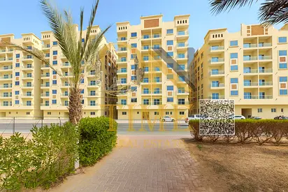 Freehold apartment with handover in one month and an easy monthly installment of 3,900, offering a great opportunity for living or investment.
