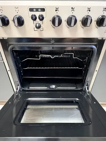 Slightly Used Kitchen Gas Oven for Sale