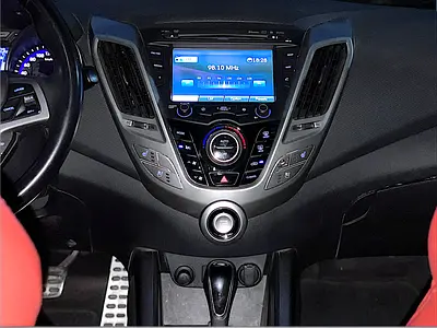 صورة 15 لـ 2016 Hyundai VELOSTER