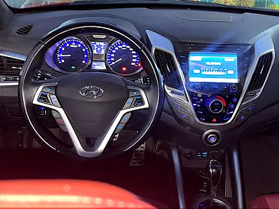 صورة 11 لـ 2016 Hyundai VELOSTER