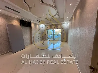 شقة دوبلكس للبيع بإطلالة مباشرة على بحيرة خالد 4 غرف ماستر