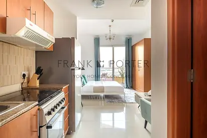 Deluxe Studio Apartment with Lake Views in IMPZ | Ideal for Mid-Term, Monthly & Weekely Stays | All Bills Inclusive