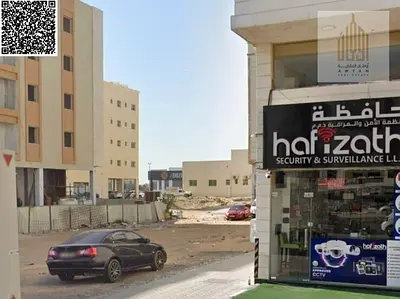 ارض تجاريه مساحه كبيره قريب من الشارع الرئيسي