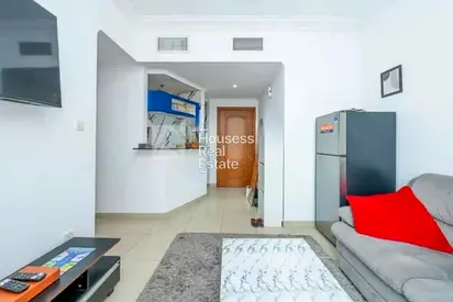 Vacant | Upgraded | Furnished | Bright Layout