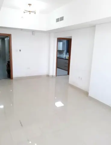 نحن اكثر من مجرد خدمه لانك تستاهل الافضل  في قلب المدينة، قريب من كل ما تحتاجه". "سكن مهيأ يجمع بين الراحة والخدمات". "استمتع بأسعد الأحياء السكنية".
