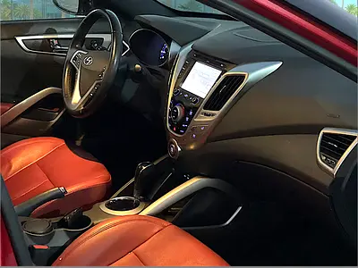 صورة 13 لـ 2016 Hyundai VELOSTER