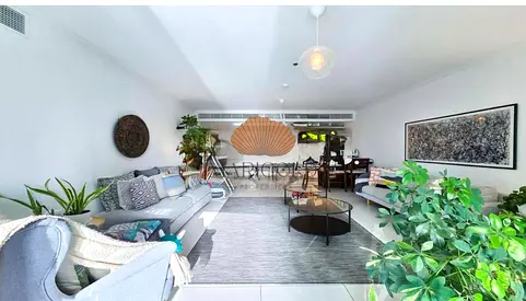 CLOSE TO METRO | AVAILABLE NOW | SPACIOUS