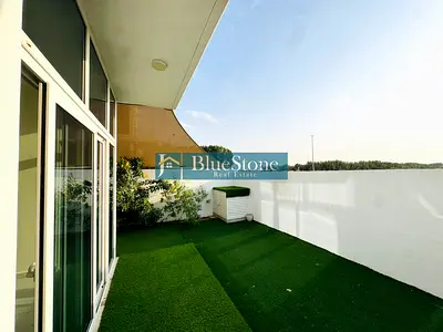 Semi Corner | Single Row | Landscaped Backyard