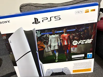 PlayStation 5 slim disc edition,Fifa edition, 1Tb, 1 original controller. Used only 15days like new