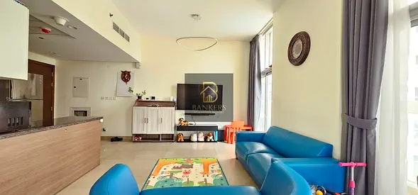 شقة واسعة بغرفتي نوم | مفروشة بأثاث فاخر | جاهزة للسكن