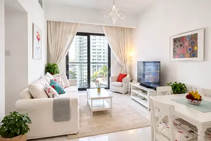 FULLY FURNISHED | VACANT | STUNNING SEA VIEW