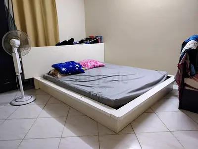 King Size _Modern White Platform Bed