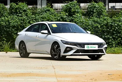 2025 Hyundai ELANTRA 照片 2