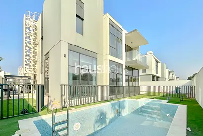 SingleRow | 4 Bed Large | Swimming Pool