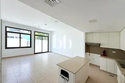 Single Row | Vacant | Prime Location