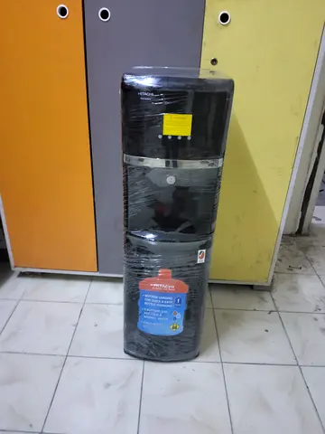 Bottom load water dispenser