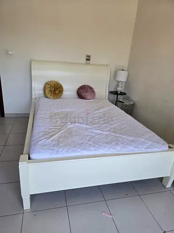 Homecenter Queen size bed 155 x 205 with mattress