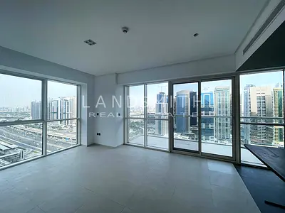 1 Bedroom Apartment | High Floor | City View