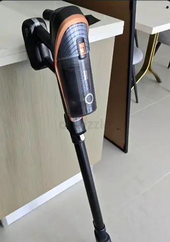 Cordless vacuum