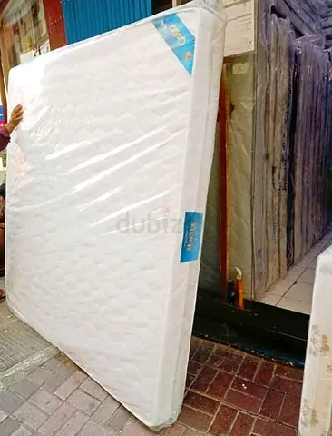 180x200cm King size spring soft mattress.  Same day delivery available